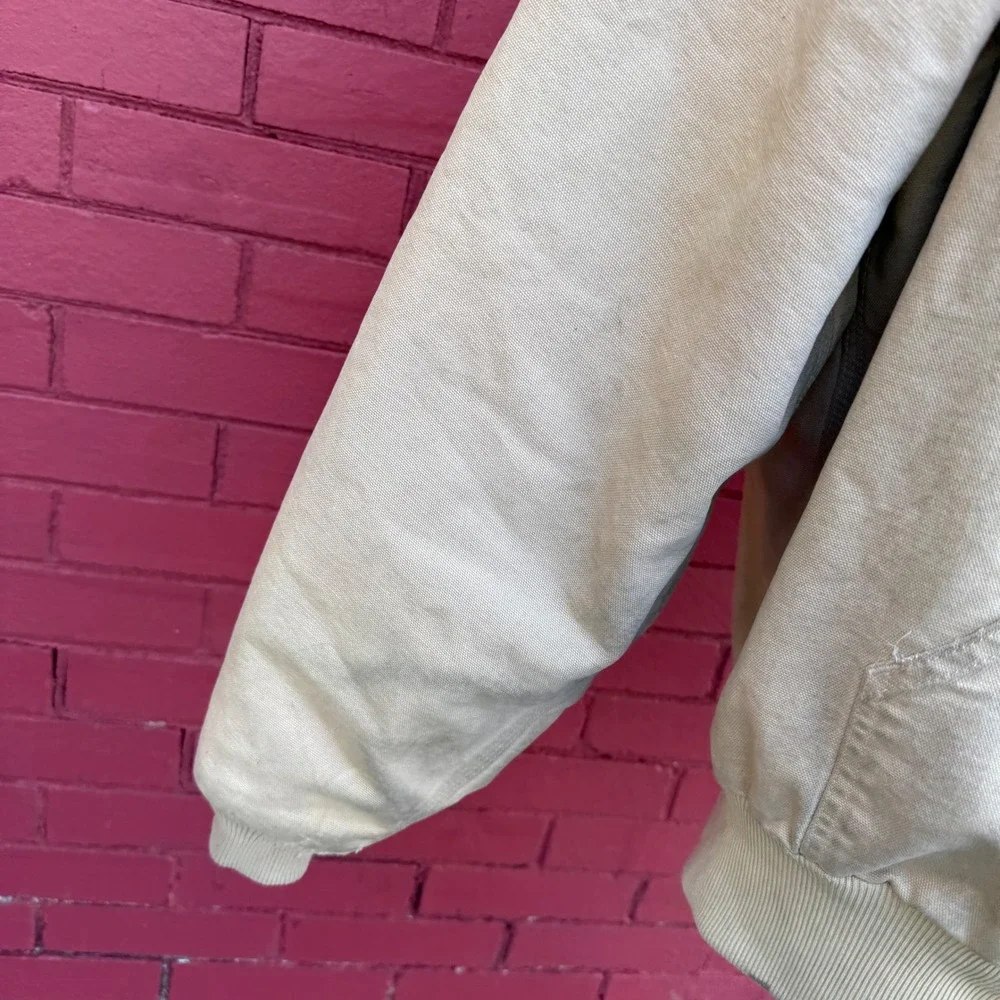 Carhartt jacket has